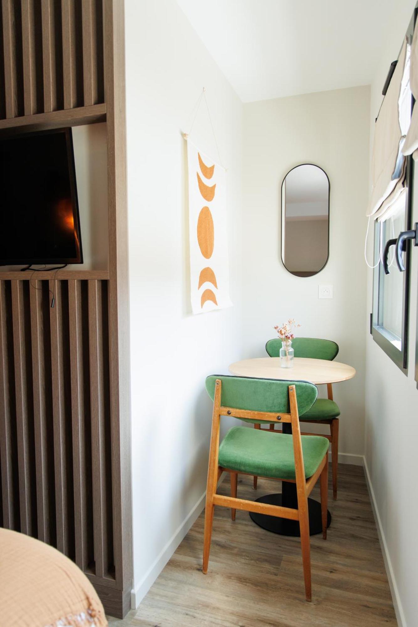 Appart'Hotel Le Corot - Acces Autonome - Saint-Junien Centre Exterior foto